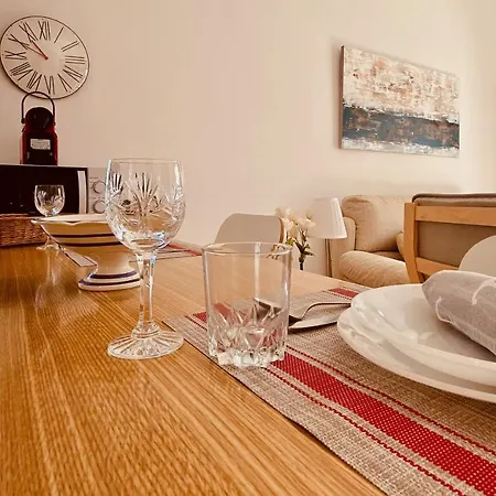 Feriehus Holiday Bungalow With Terrace In